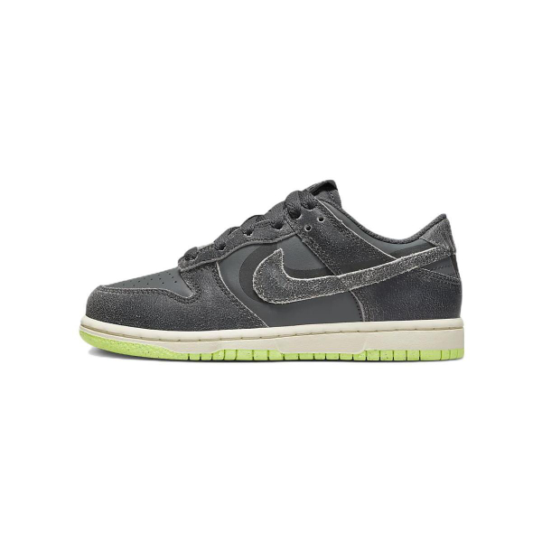 Nike Dunk SE "Halloween"