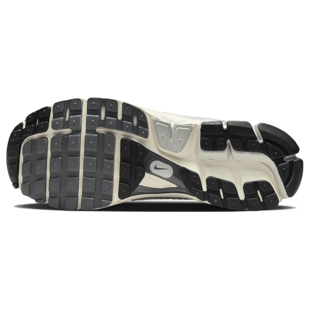 Nike Air Zoom Vomero 5