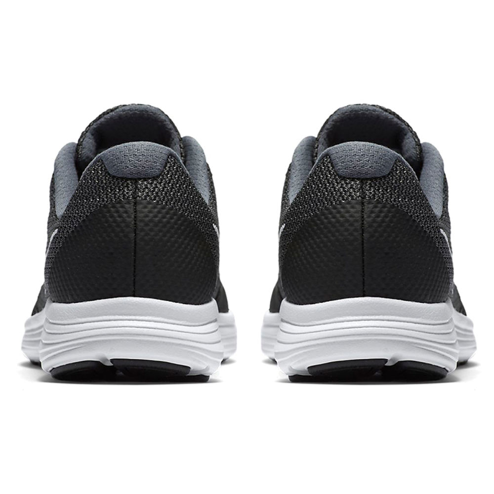 Nike REVOLUTION 3