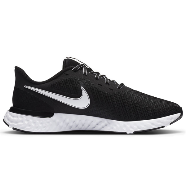 Nike REVOLUTION 5