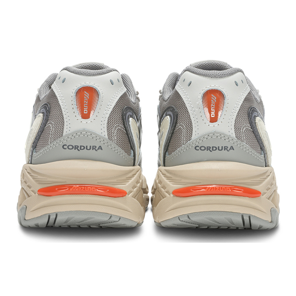 Mizuno Adventure Twe