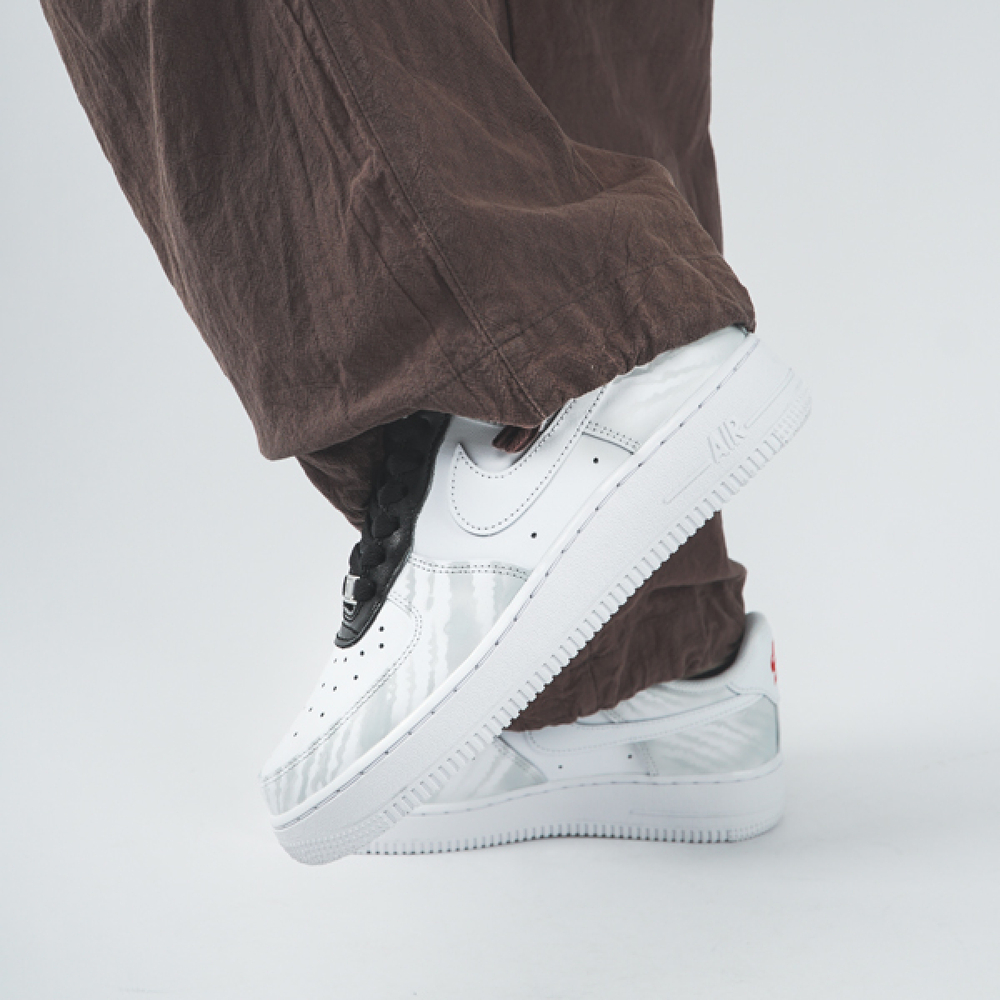 【 】 Nike Air Force 1 1’07