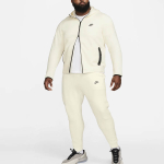 Nike Sportswear Tech Fleece Logo