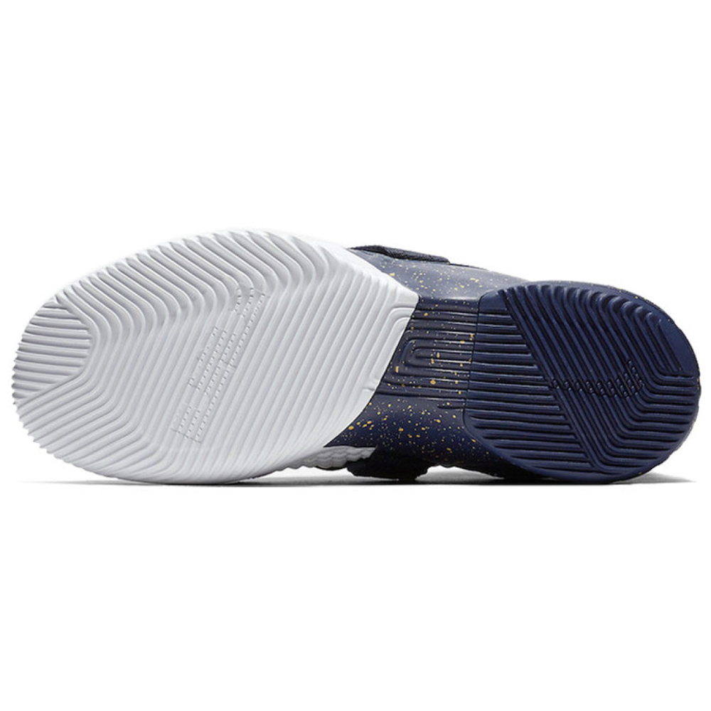 Nike zoom soldier 12 12