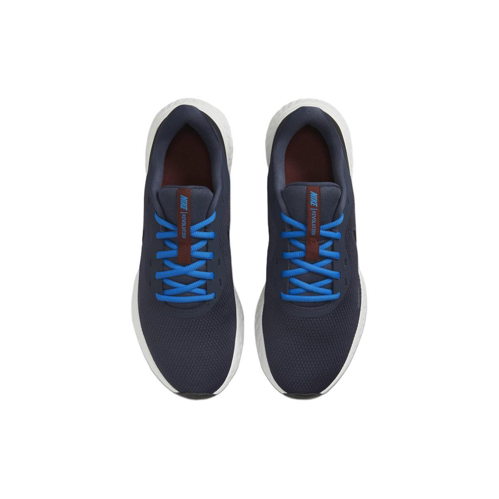 Nike REVOLUTION 5