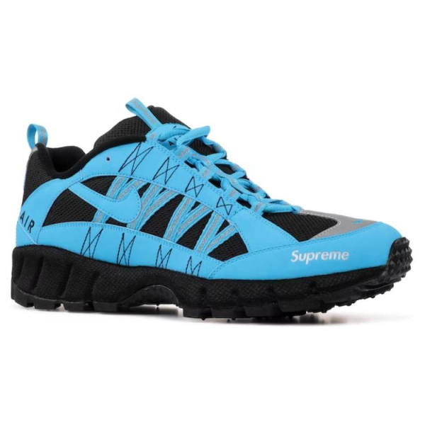 Supreme x Nike Air Humara 17