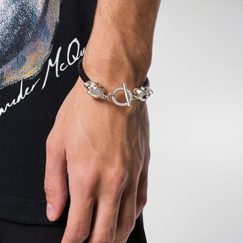 Alexander McQueen ·