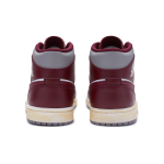 【 】 Jordan Air Jordan 1 Mid 811