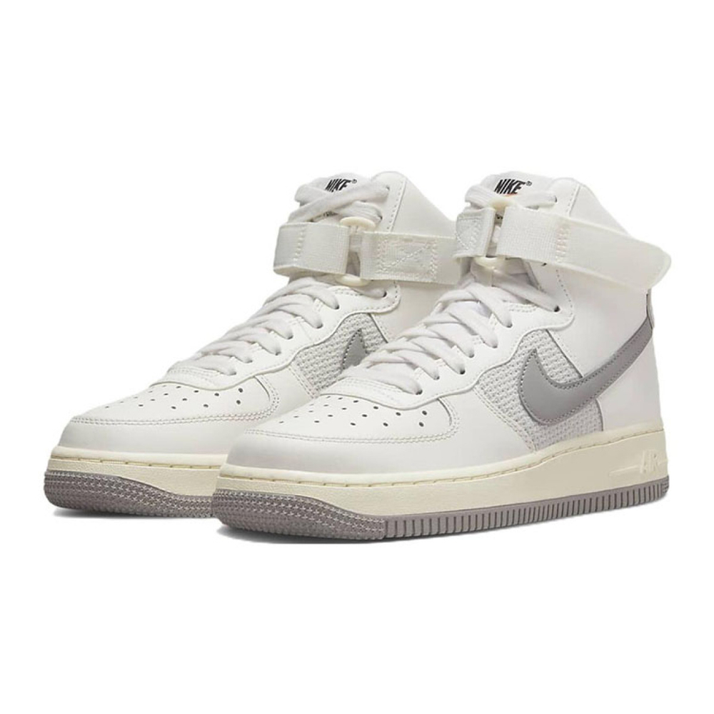 Nike Air Force 1 LE